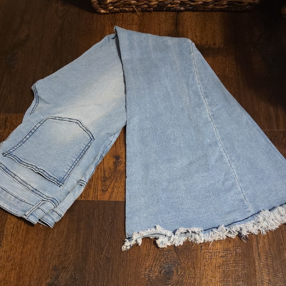 Altar'd State Lt Blue High Rise Flare Jeans with Frayed Hem M